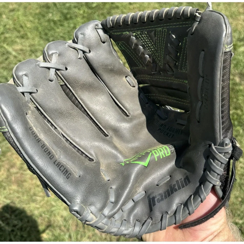 Franklin Fastpitch Pro Series 11 Youth Softball Glove Black Girls LHT 22433L-11